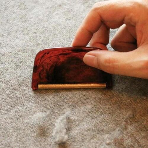 Portable Mini Manual Lint Remover Hair Ball Trimmer Comb Brush Cleaning Tool Comb Brush