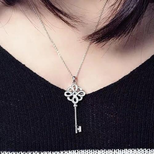 2021 Fashion Classic Design Chinese Knot Key Pendant Charm Women Silver Color AAA Zircon Necklace for Women Wedding Jewelry Gift