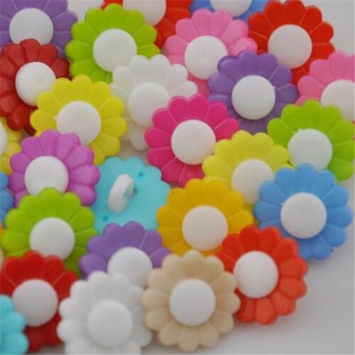 50pcs New 16mm Sunflower Plastic Button / Sewing lots Mix - Free Shipping PT78