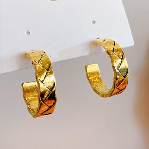 European and American Gold Metal Earrings Retro Hollow C-shaped Stud Earings for Women Punk Statement Dangler Female Jewelry