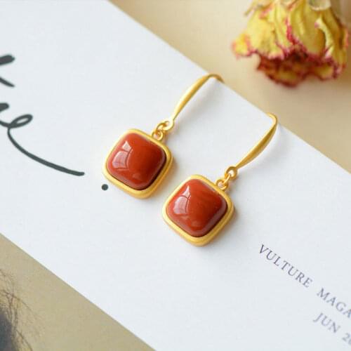 Classic Square Earrings Womens Natural South Red Enamel Earrings Simple All-Match Mature Elegant Elegant Socialite Earrings