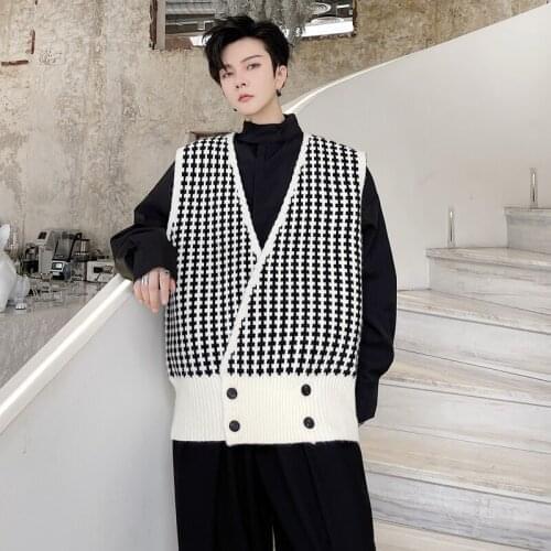 V-neck Knitted Vest Men Vintage Fashion Loose Casual Plaid Pullover Sleeveless Sweater Vest Man Women Waistcoat Knitwear