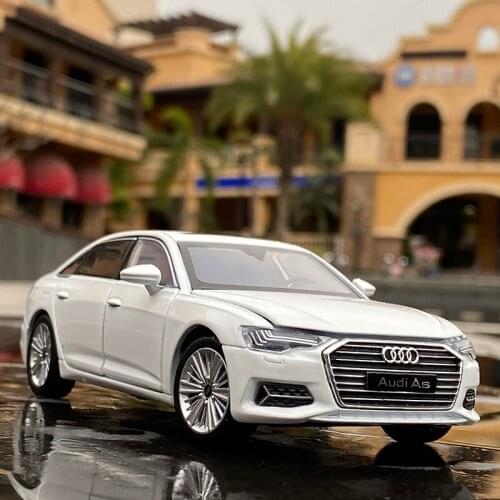 1:32 Audis A6 Alloy Car Diecasts Pull Back Sound Light Simulation Model Metal Vehicle Die Casting Collection Gifts Toys for boys