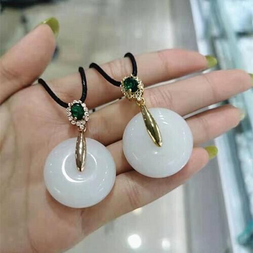 Delicate chalcedony adorable Zodiac pig pendant male and female cartoon gift year