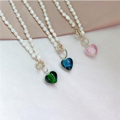 Vintage Handmade Freshwater Pearl Neck Chains Jewelry2020Jewelry Necklace Pendant with Heart Short Choker Gifts for The New Year