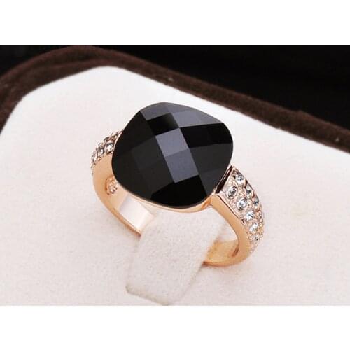 Top Quality New Vintage Ring Low-key Luxury Rose Gold Color Black Square Ring for Women