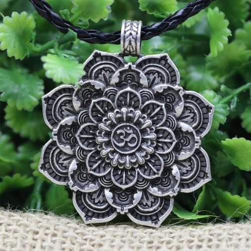 LANGHONG 10PCS Legendry Tibet Spiritual Necklace Tibet Mandala pendant Necklace Geometry Amulet Religious jewelry