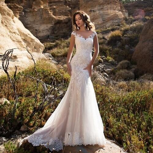 Sheer Champagne Mermaid Sleeveless Wedding Dress with Lace Applique Trumpet Bridal Dress vestidos de festa curto e elegante para