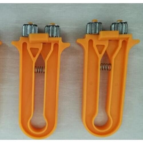 Tight filar beekeeping with wire frames tightener thread rolling machine has bee