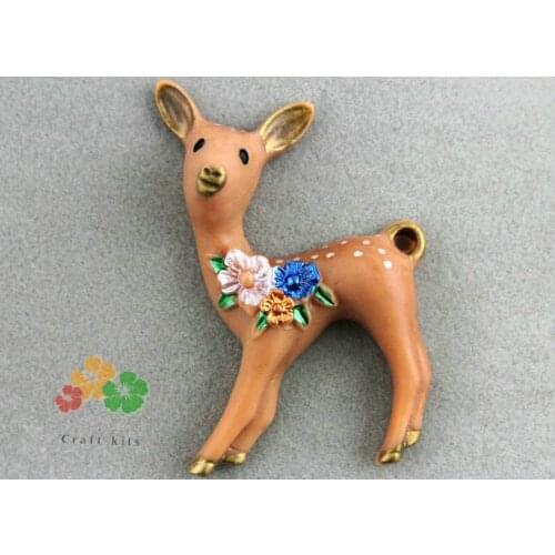 30 pcs Antique handpaint handicraft artist jewelry Deer Resin cabochons Pendant Charms for Necklaces Accessories 40mm