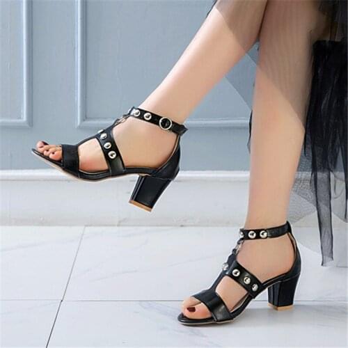 2020 Women Black Square Heeled Ankle Strap Sandals Metal Decoraion Elegant Party Summer Shoes Woman New Classic Shoes Woman 38