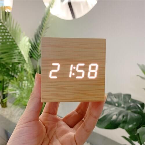 Vintage Nordic Wood Digital Electronic Alarm Clock Square Modern Minimalist Creative Alarm Clock Fashion Home Decoration MM60NZ