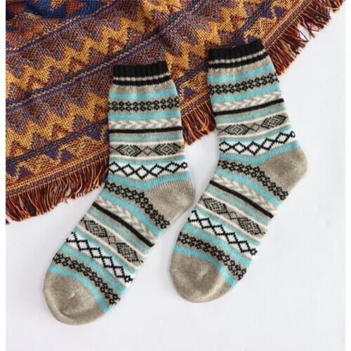 LJCUIYAO 1pair Casual Mens Soft Thick Warm Socks Wool Winter Spandex Retro Style Colorful Women Fashion Breathable Stripe Hot