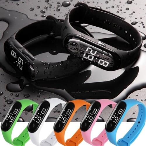 M4 Woens Sports Watch Men Clock Wristwatch Heart Rate Blood Pressure Monitoring Tracker Fitness Wristband Bluetooth Connection