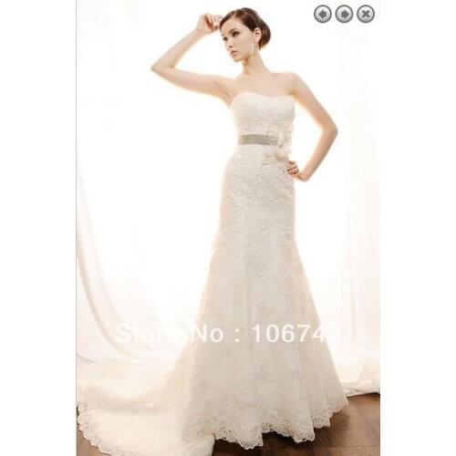 Obraczki slubne zlote bridal gown woman white long plus size cream colored lace covered back Bespoke Wedding Dresses