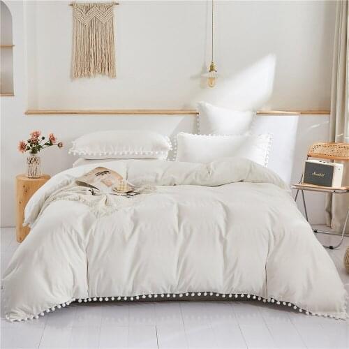 Home White Bedding Set Queen Elegant Pompom Decoration Duvet Cover With Pillowcase Double Bed Cover Set Luxury Bedroom Bedspead