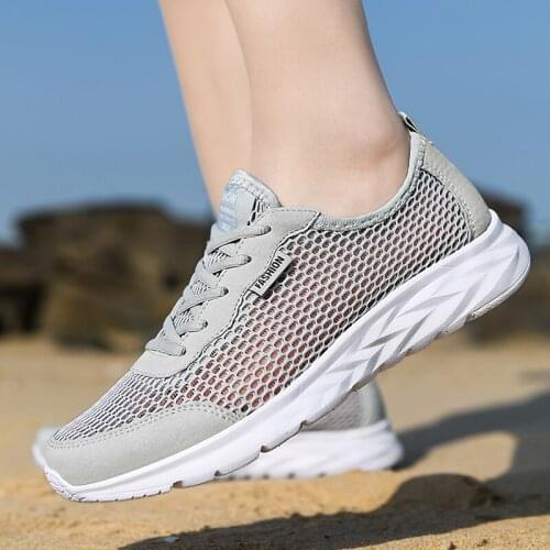 Men Casual Shoes Fashion Light Breathable Summer Sandal Outdoor Beach Vacation Mesh Sneakers Wear-Resistant Walking Man Footwear