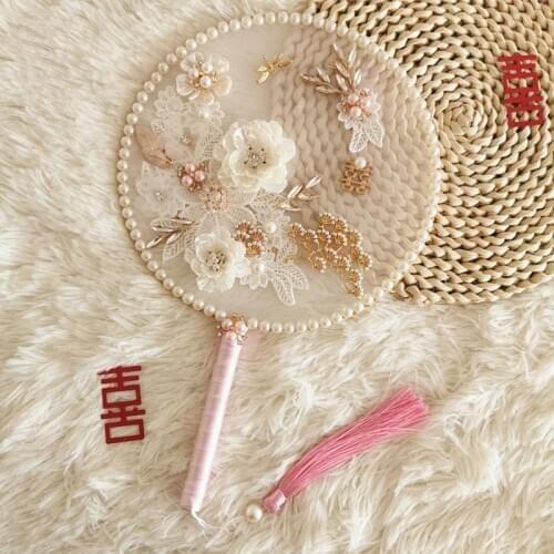 The new bride round fan of Chinese antiquity wedding dress holding flowers decorative fan wedding fan personalized
