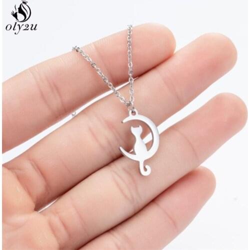 Oly2u Vintage Cat on the Moon Pendant Necklace for Women Simple Half Moon Necklaces Wedding Jewelry Kolye Collares