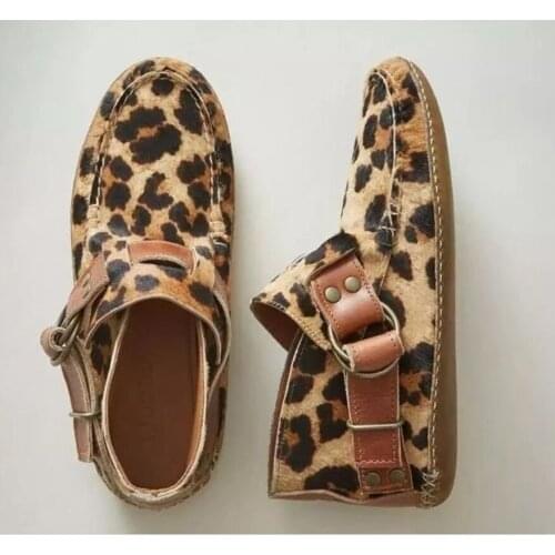Retro Women Flat Shoes Sewing Rivets Furry Metal Buckle Fuckle Ladies Casual Comfortable Soft Pu Leather Female Plus Size 35-43