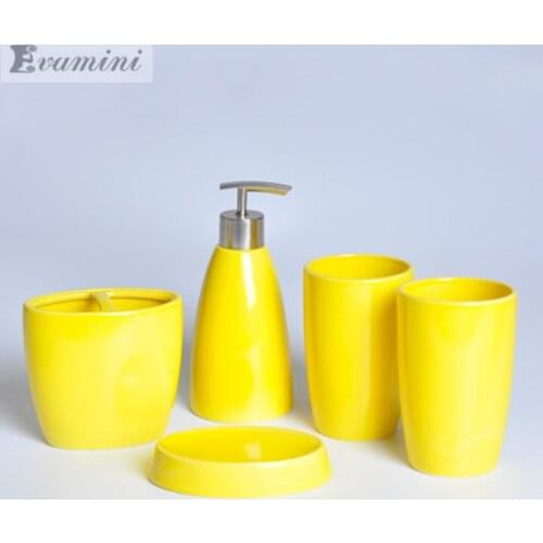 5pcs Porcelain Bathroom Set European Bathroom Ceramic Liquid Soap Dispenser Porcelain Soap Toothbrush Holder Home Decoration