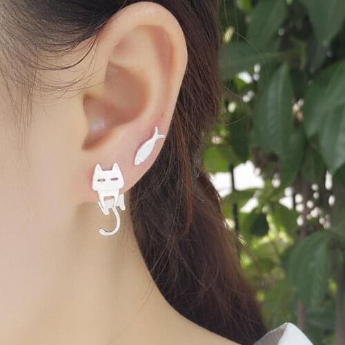 Cute Cat and Fish Stud Earrings for Women Asymmetric Design Unusual Earrings Girls Gift Female Fashion Jewelry Wholesale