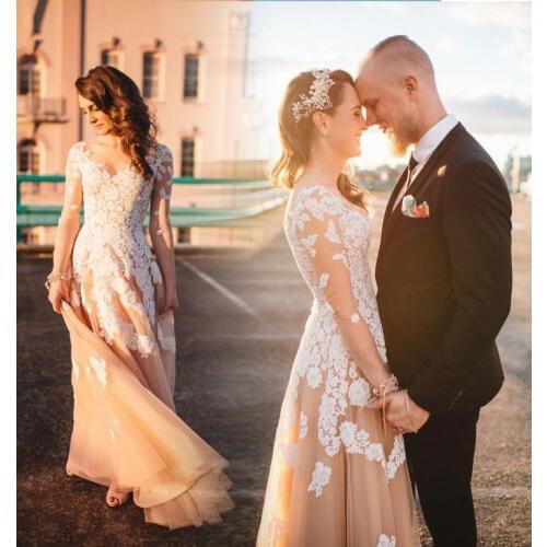Vintage Champagne Long Wedding Dresses V Neck Sheer Long Sleeves White Lace Appliques A-line Sweep Train Bridal Gowns 2020
