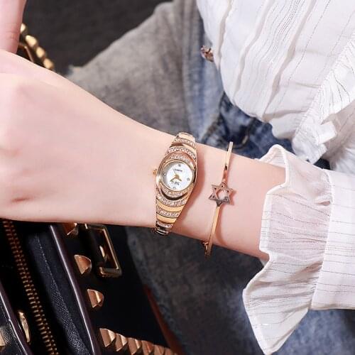 New Round Watch Female Fashion Diamond Compact And Simple Temperament Quartz Stainless Steel Alloy Bracelet Female Watch