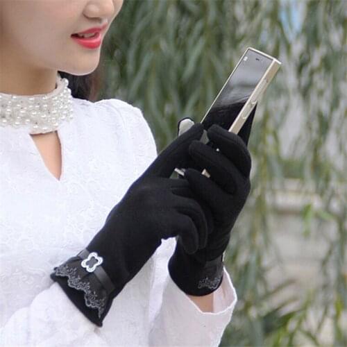 Fashion Women Coral Fleece Touch Screen Gloves Lace Thickening Warm Show Female Gloves Collocation