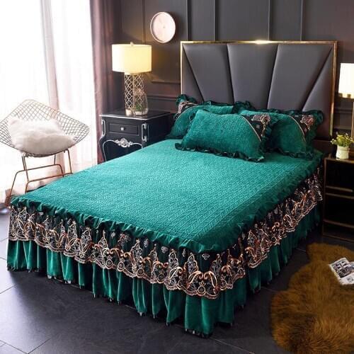 2020 new Thick quilted crystal velvet Bed spread Fitted Sheet Pillowcases 2/3 pcs Solid color pleated lace Princess bedding