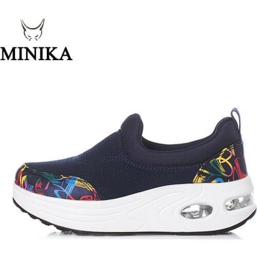 Women Casual Shake Shoes Lightweight Slip On Wedge Platform Sneakers Women Breathable Summer Minika Swing Shoe scarpe dimagranti