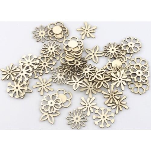 50pcs Mixed Size Wooden Embellishments Laser Cut Blanks Slices Flower Shapes Nature Decorations for DIY Toy Graffiti Patch