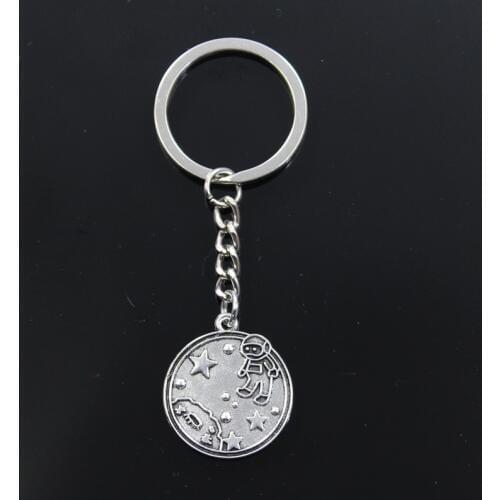 New Keychain 38x35mm Astronaut Space Dream Cosmonaut Star Pendants DIY Men Car Key Chain Ring Holder Keyring Jewelry Gift