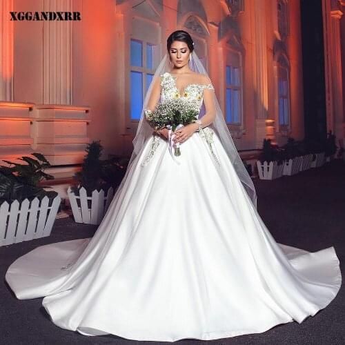 Romantic Wedding Dress 2022 Matte Satin A-Line Bride Dresses White O-Neck Regular Appliques Flowers Royal Train Plus Size