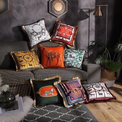 European Luxury Velvet Tassel Pillowcase Horse Carriage Double Sides Print Luxurious Cushion Cover Ultra Soft Sofa Throw Pillows