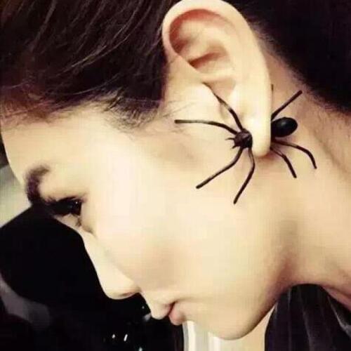 The New Personalized Fashion Cool Black Spider Stud Earrings Wedding Jewelry Men And Women Can Wear Factory Wholesale Gift