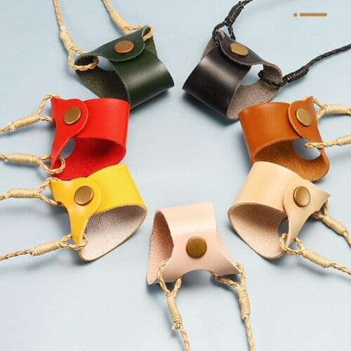 2020 Popular Glasses Case Hanging Neck Clip Glasses Bags Unisex Portable Cute Protection Cover PU Leather Glasses Lanyard