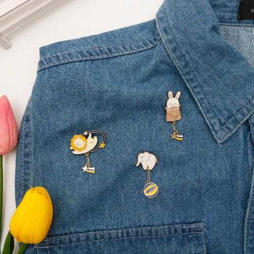 Cute Animal Brooch Ribbit Elephant Lapel Pin Animal With Long Chain Badge Pin Accessories Denim Brooches