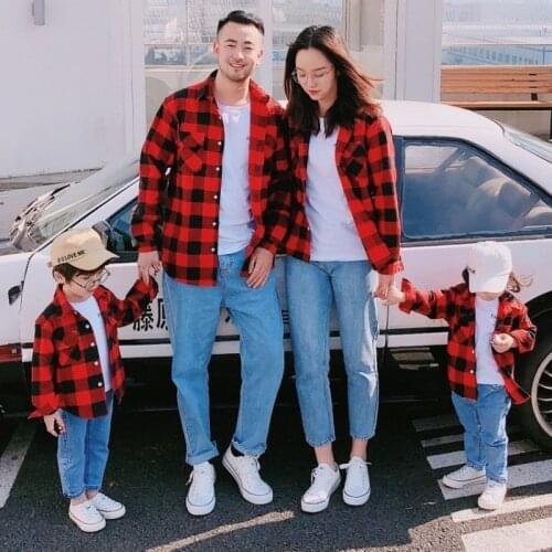 2021 Family Matching Clothes European Style Lettered Plaid Shirt Mother Father Boys Girls Kid Black &Red Plaid Couples Clothing