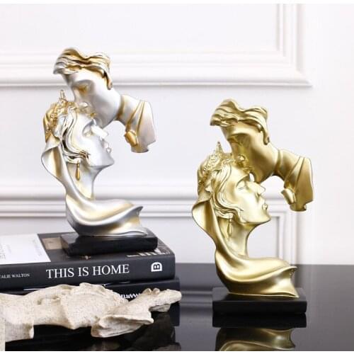 New Lovers Kiss Statue Resin Figurine Office Home Decoration Desktop Decor Handmade Crafts Sculpture Modern Art Wedding Gifts