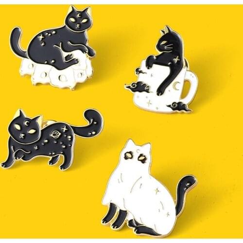 Black Ghost Cat Enamel Pin Funny Horror Skeleton Lapel Pin Badges Women Brooch Top Accessories Jewelry Friend Gift Wholesal