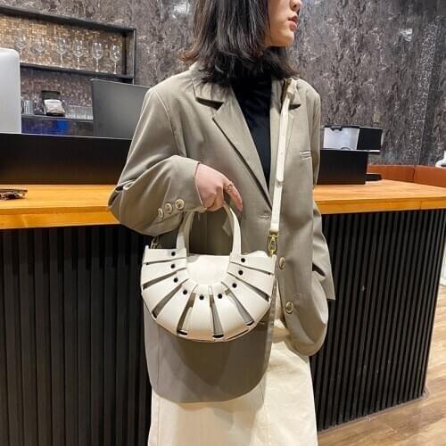 New Brand Women Handbags High Quality Rivet Shoulder Bags Female Sac A Main Crossbody Bags for Women Messenger Bag Ladies Party