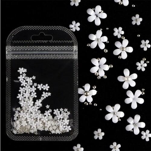 Q1QD 1Bag Acrylic Flower Nail Art Decoration Mixed Size Manicure Tool Accessories