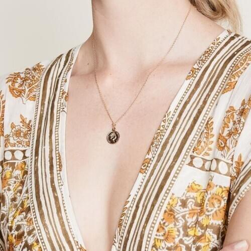 Coin Necklace Women Vintage Human Head Coin Chain Choker Necklaces Womens Jewelry Accessories Wholesale Collares Kpop