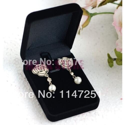 Wholesale High quality 8x6x3cm 40pcs Black Romantic Velvet Box Wedding Decoration Pendant Necklace Box For Jewelry Display