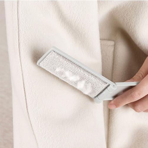Home Mini creative Square Folding Electrostatic Dust Brush Portable Dust Cleaning Clothing Sticky Hair Brush Scarf Blanket Brush