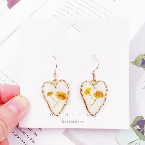 1Pair Transparent Heart Dried Flower Elegant Earrings For Women Resin Drop Earring Bohemian Geometric Gold Jewelry Gift