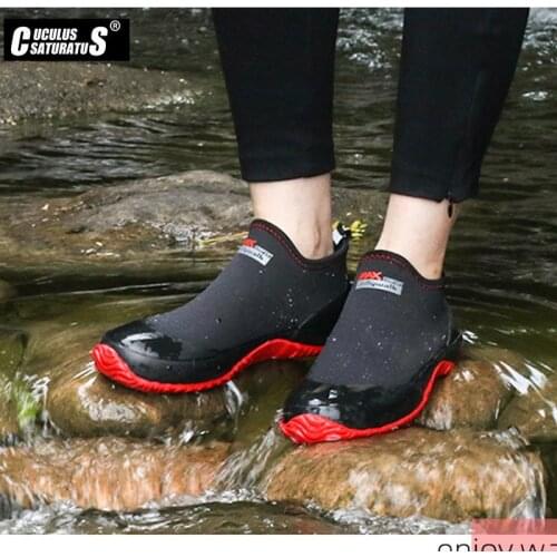 Men Water Shoes Sneakers Male Beach Aqua Shoes for Swimming Barefoot Outdoor Sport Surfing Diving Upstream Shoes