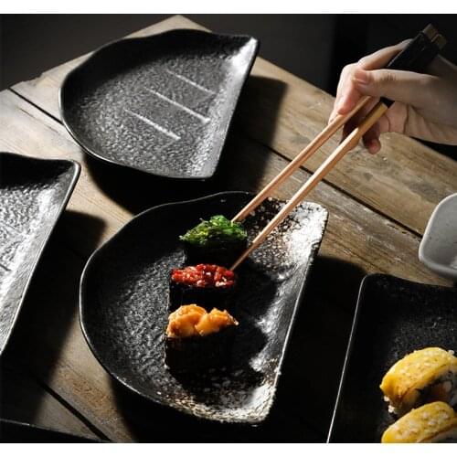 Creative half moon plate Japanese style tableware ceramic plate flat dish plate Japanese restaurant snack plate snack plate