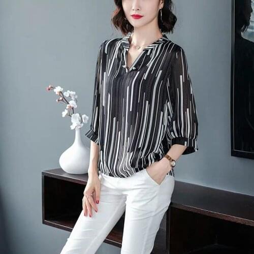 Womens Spring Summer Style Chiffon Blouse Shirt Womens Three Quarter Sleeve Striped V-Neck Button Korean Elegant Tops SP945